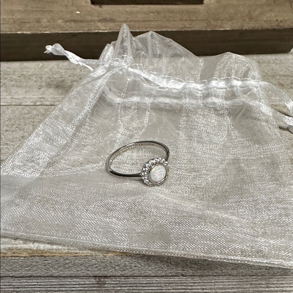 Bomb Party great shape size 11 white Kyocera opal circle crystal 925 ss ring - Picture 4 of 4